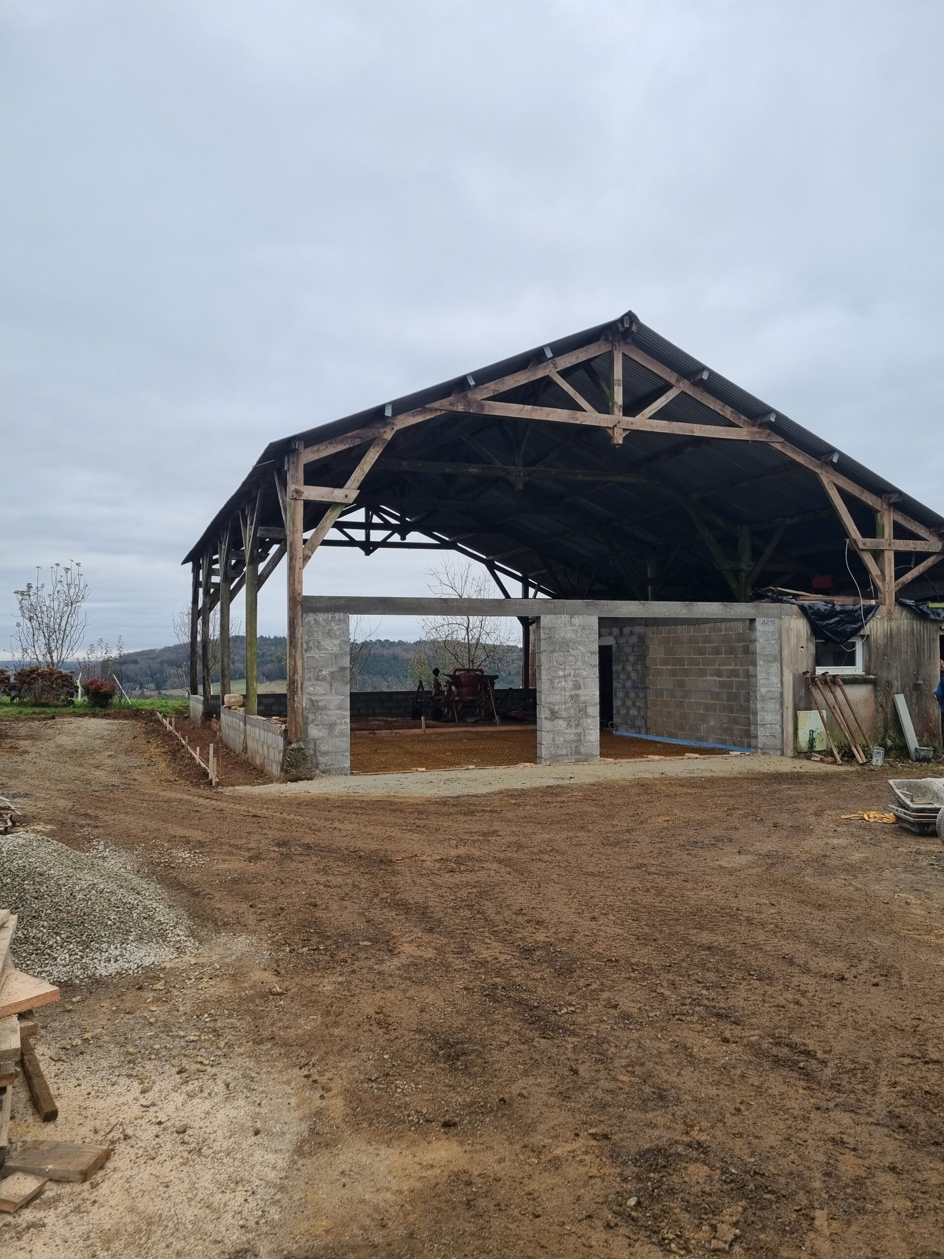 démolition d'une maison en pierre