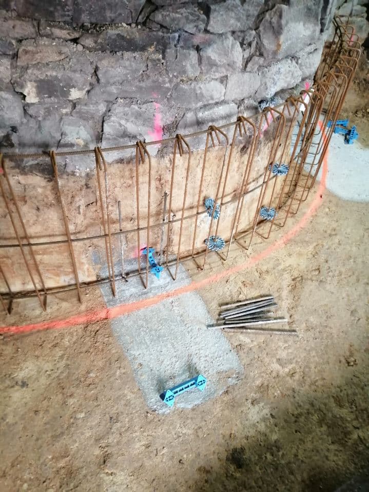 Banquette au pieds d'une tourelle ferraillage Avant