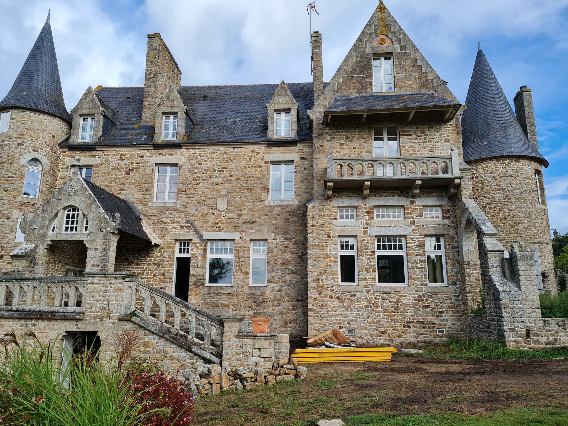 Percement façade du château Avant