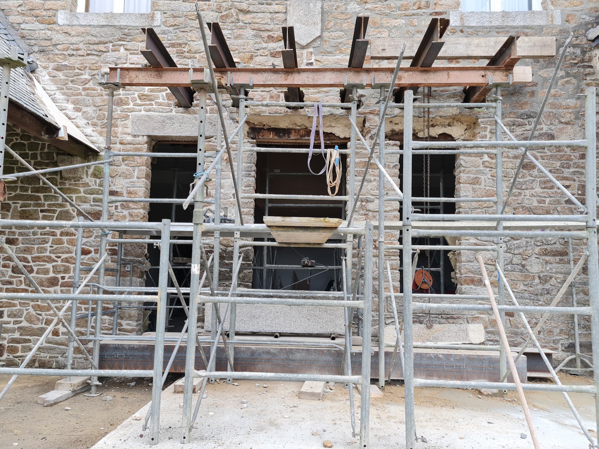 Percement façade du château Pendant